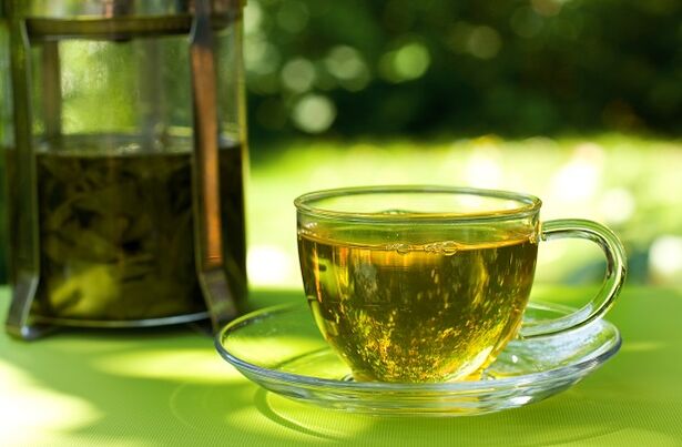 الشاي الأخضر هو أساس أحد خيارات النظام الغذائي القائم على الماء
